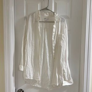 Gap Ling Sleeve White Linen Button Down. Size small.